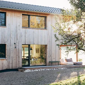 Apartment Schmidhuber - Ferienhaus Im Obstanger, Chieming